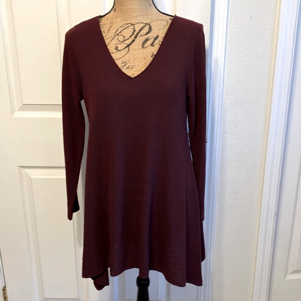 Eileen Fisher burgundy red wool knit handkerchief hem v neck sweater tunic top S